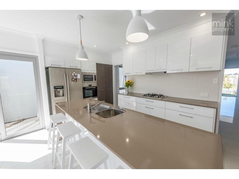 5 Cobia Court, BRIGHTWATER, Mountain Creek QLD 4557