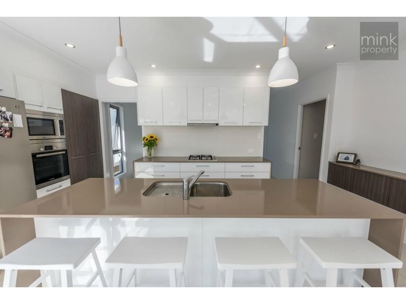 5 Cobia Court, BRIGHTWATER, Mountain Creek QLD 4557