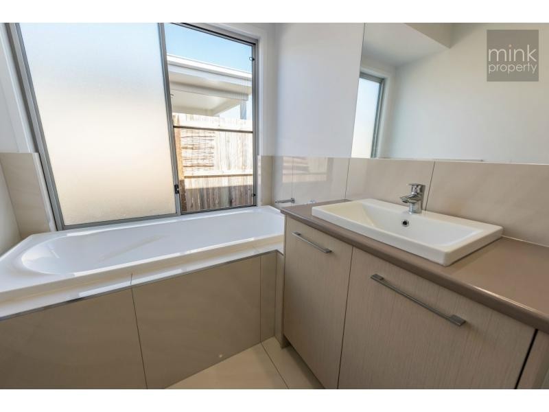 5 Cobia Court, BRIGHTWATER, Mountain Creek QLD 4557