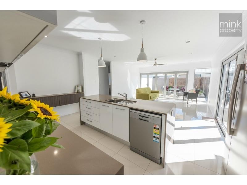 5 Cobia Court, BRIGHTWATER, Mountain Creek QLD 4557