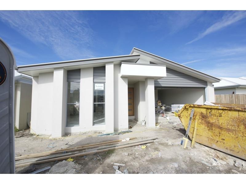 19 EMERALD Drive, BELLS REACH, Caloundra West QLD 4551