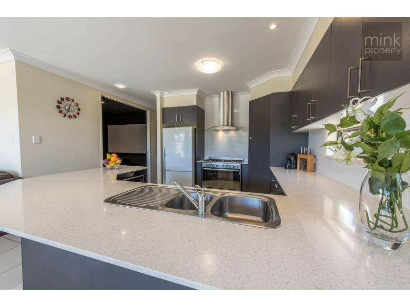 6 SKUA Place, BRIGHTWATER, Mountain Creek QLD 4557