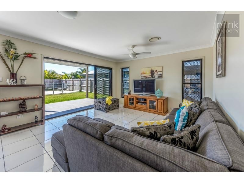 6 SKUA Place, BRIGHTWATER, Mountain Creek QLD 4557