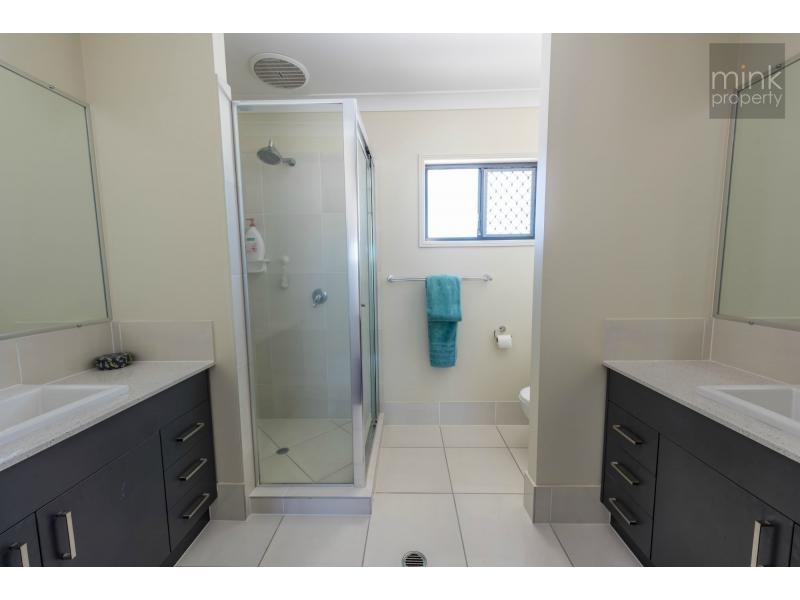 6 SKUA Place, BRIGHTWATER, Mountain Creek QLD 4557