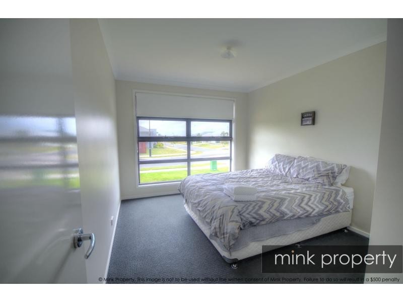 25 Amberjack Street, BRIGHTWATER, Mountain Creek QLD 4557