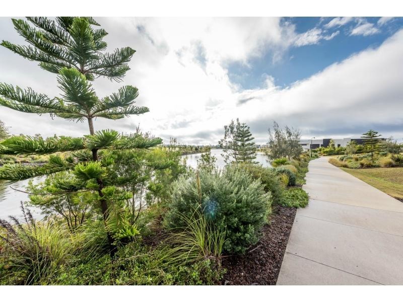 4 MACKEREL Street, BRIGHTWATER, Mountain Creek QLD 4557