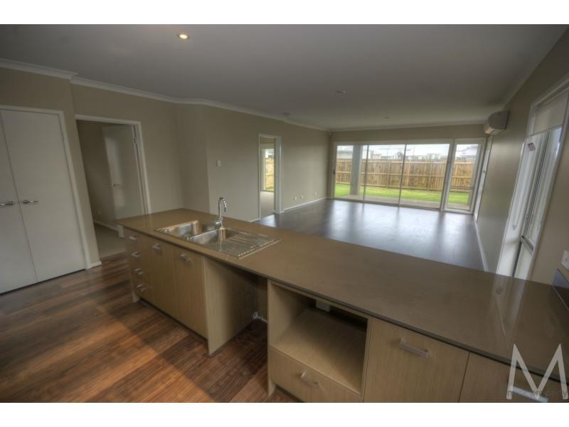 14 Lamatia Drive, Brightwater Estate, Mountain Creek QLD 4557