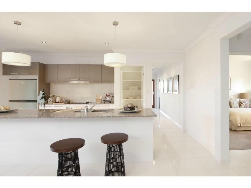 22 Lark Circuit, BRIGHTWATER, Mountain Creek QLD 4557