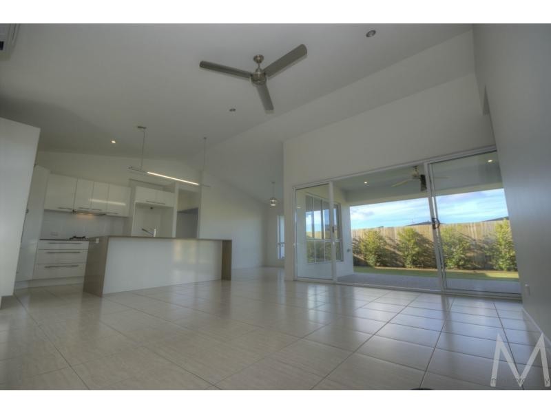 5 WARBLER Place, BRIGHTWATER, Mountain Creek QLD 4557