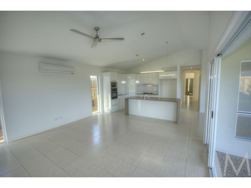 5 WARBLER Place, BRIGHTWATER, Mountain Creek QLD 4557