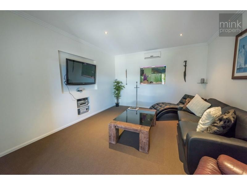 1 Robur Crescent, Brightwater, Mountain Creek QLD 4557