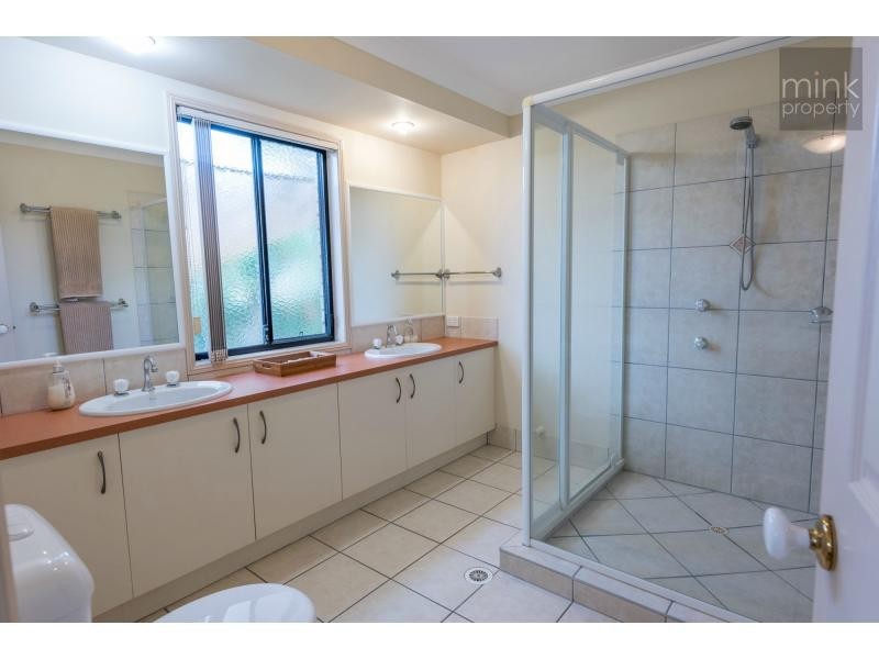 7 Kinross Court, Caloundra West QLD 4551