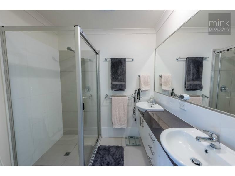 1 Flindersia Place, Brightwater, Mountain Creek QLD 4557