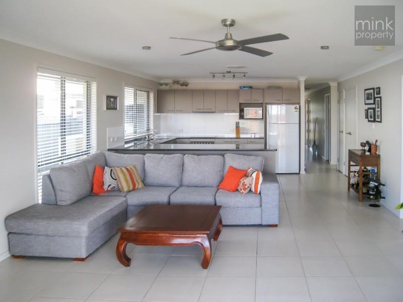17 Kurrimine Crescent, BRIGHTWATER, Mountain Creek QLD 4557