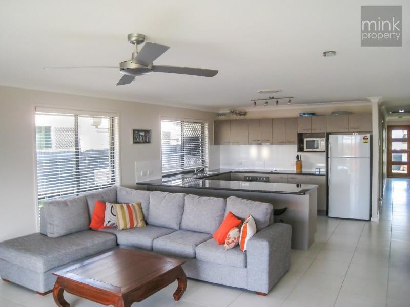 17 Kurrimine Crescent, BRIGHTWATER, Mountain Creek QLD 4557