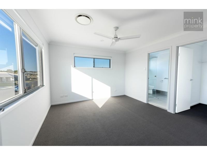 02/02 Daydream Street, BRIGHTWATER, Mountain Creek QLD 4557