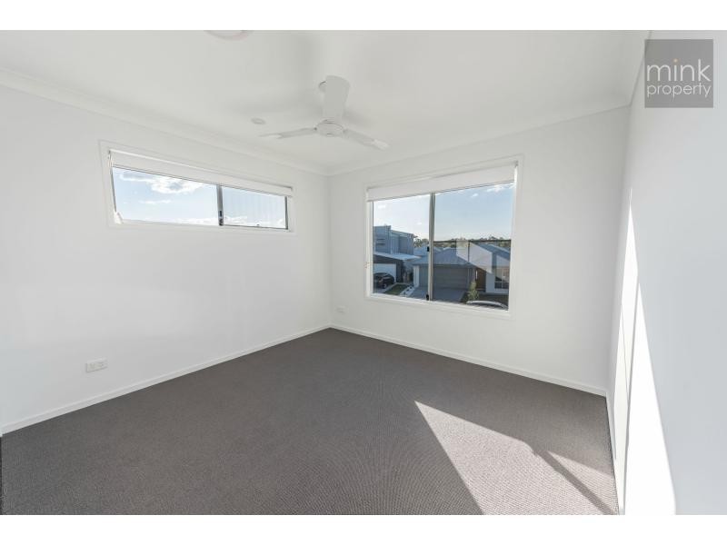 02/02 Daydream Street, BRIGHTWATER, Mountain Creek QLD 4557
