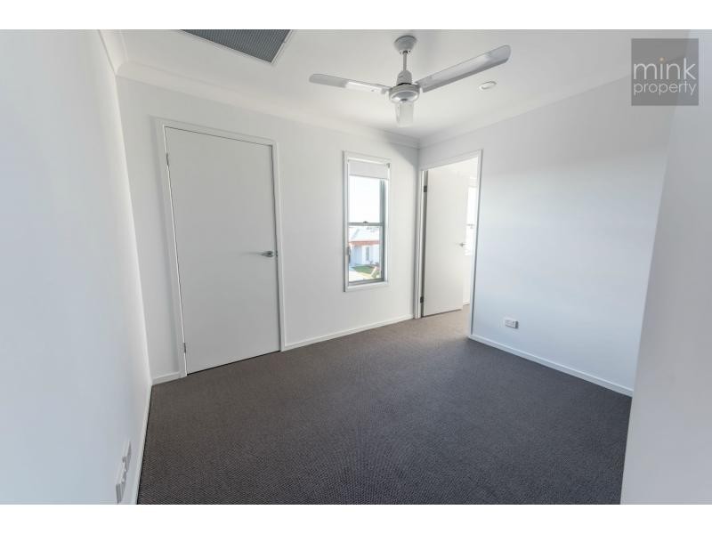02/02 Daydream Street, BRIGHTWATER, Mountain Creek QLD 4557