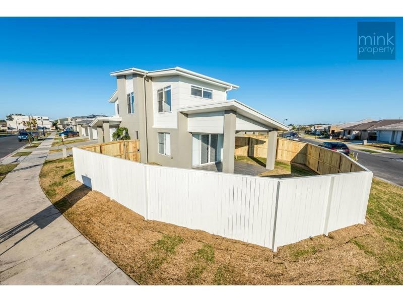 02/02 Daydream Street, BRIGHTWATER, Mountain Creek QLD 4557