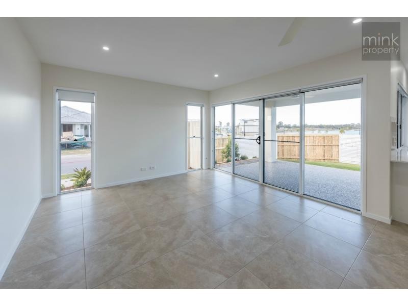 1/1 Henning Court, Brightwater, Mountain Creek QLD 4557