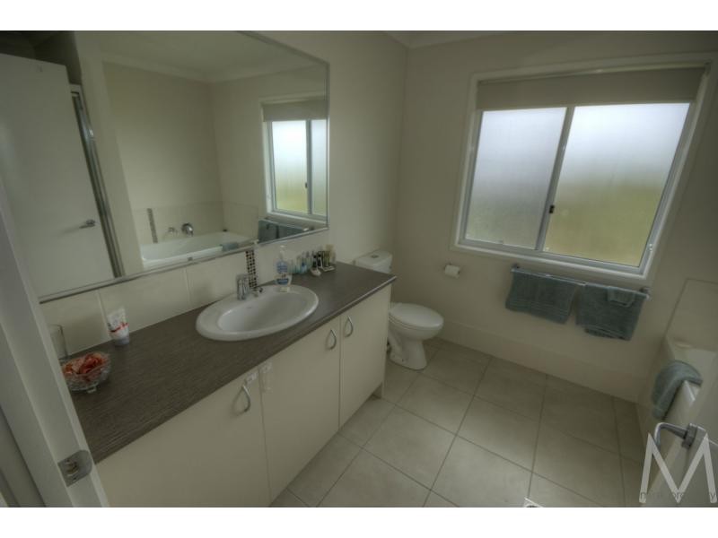 83 LITTLE MOUNTAIN Drive, IVADALE LAKES, Little Mountain QLD 4551