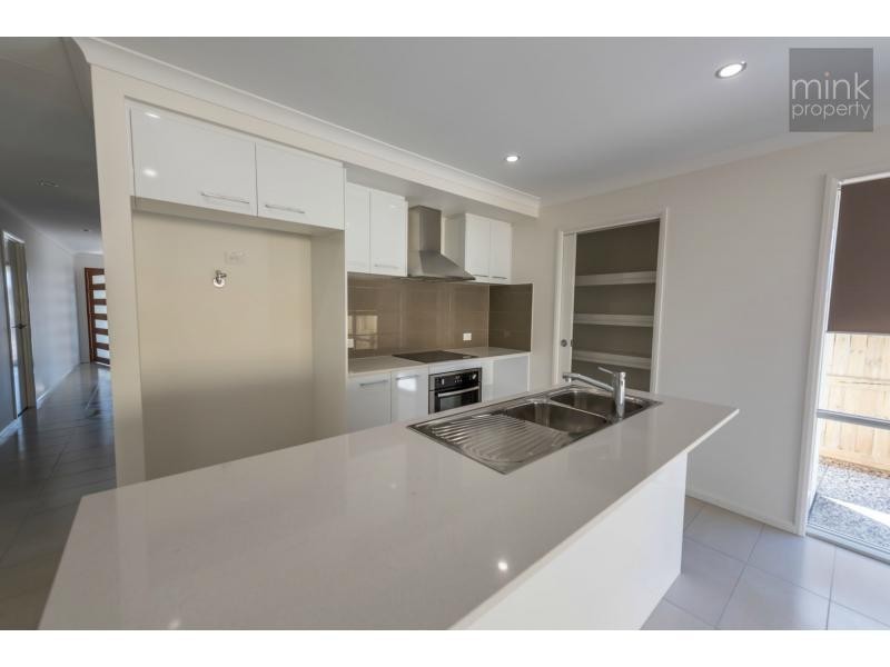 8 Newry Street, Brightwater, Mountain Creek QLD 4557