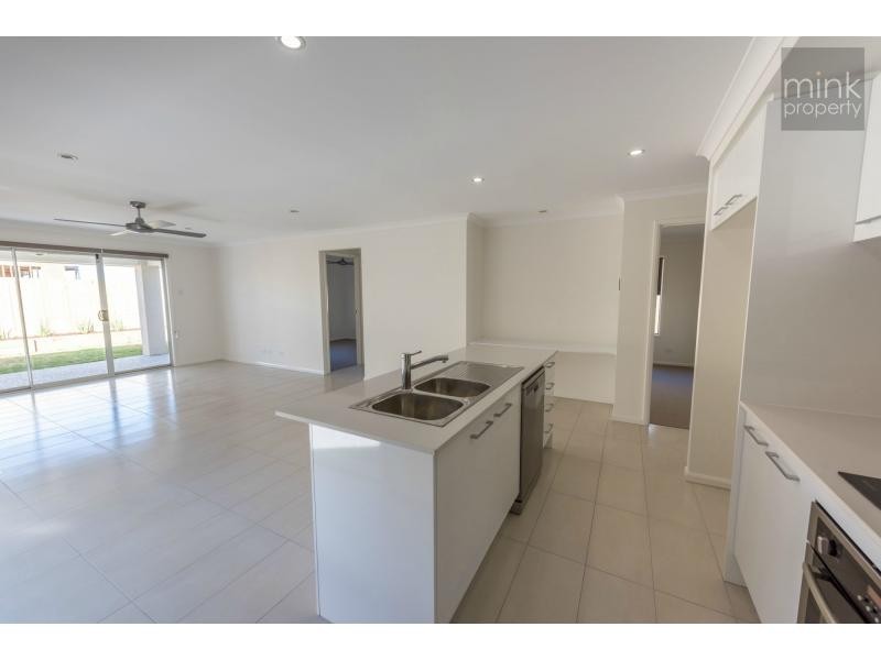 8 Newry Street, Brightwater, Mountain Creek QLD 4557