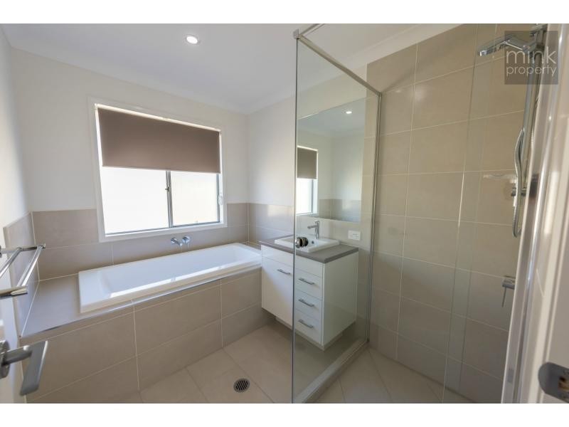 8 Newry Street, Brightwater, Mountain Creek QLD 4557