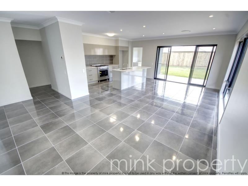 25 Coonoowrin Crescent, Mountain Creek QLD 4557