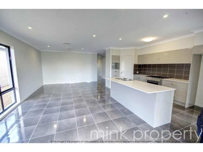 25 Coonoowrin Crescent, Mountain Creek QLD 4557