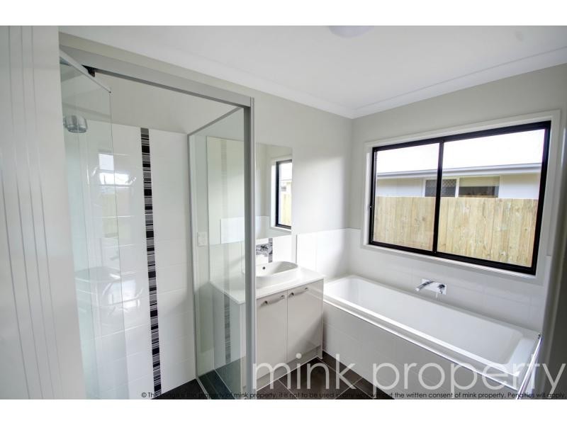 25 Coonoowrin Crescent, Mountain Creek QLD 4557