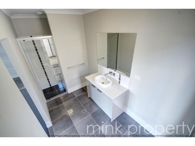 25 Coonoowrin Crescent, Mountain Creek QLD 4557