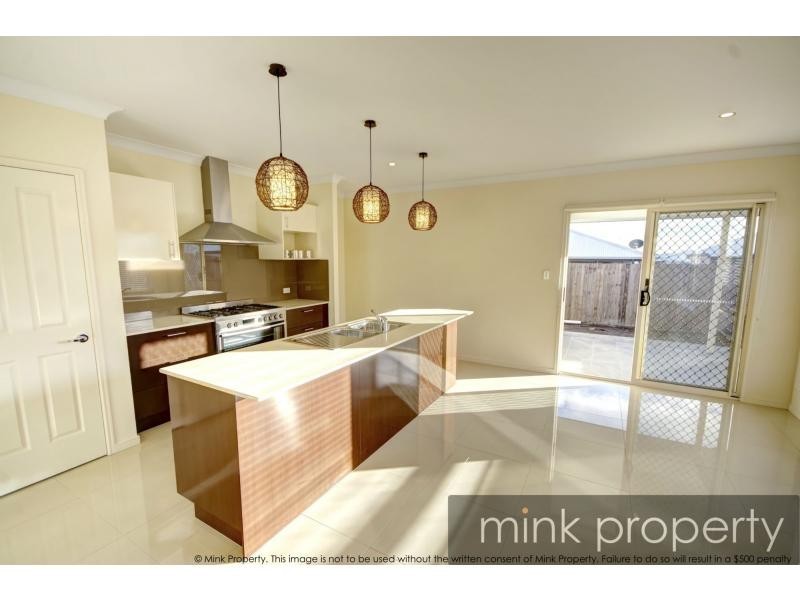8 Sweetlip Circuit, BRIGHTWATER, Mountain Creek QLD 4557