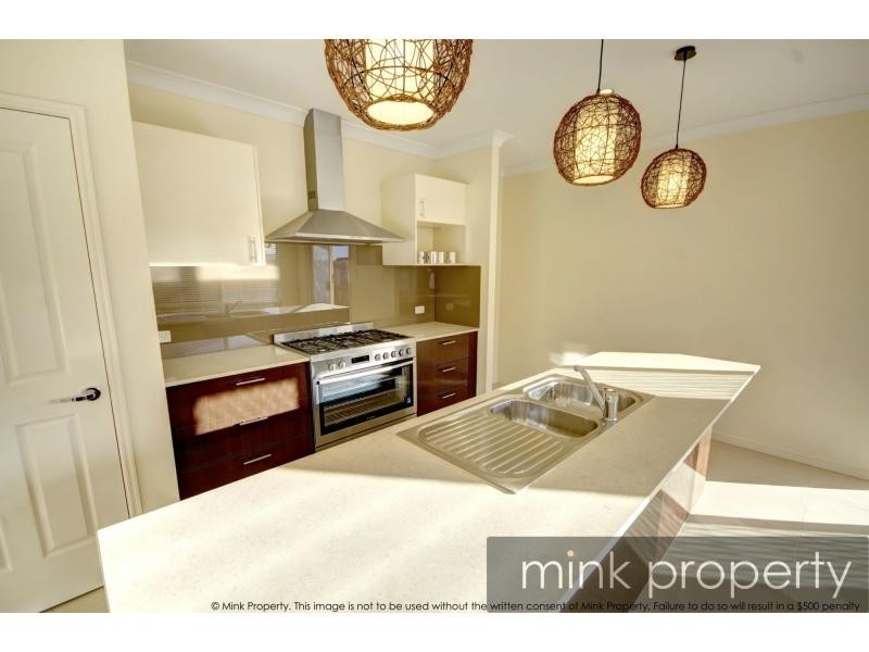 8 Sweetlip Circuit, BRIGHTWATER, Mountain Creek QLD 4557