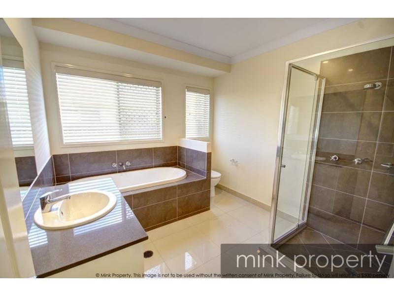 8 Sweetlip Circuit, BRIGHTWATER, Mountain Creek QLD 4557