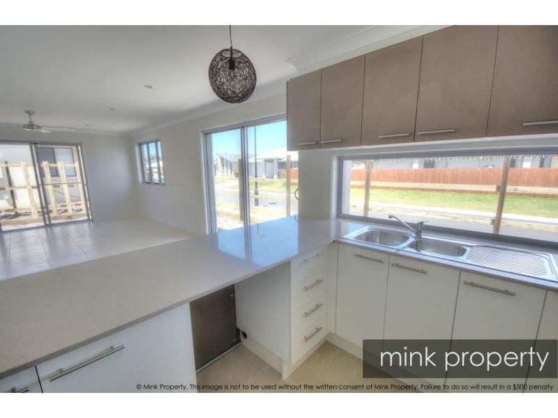 3 Bribie Place, BRIGHTWATER, Mountain Creek QLD 4557