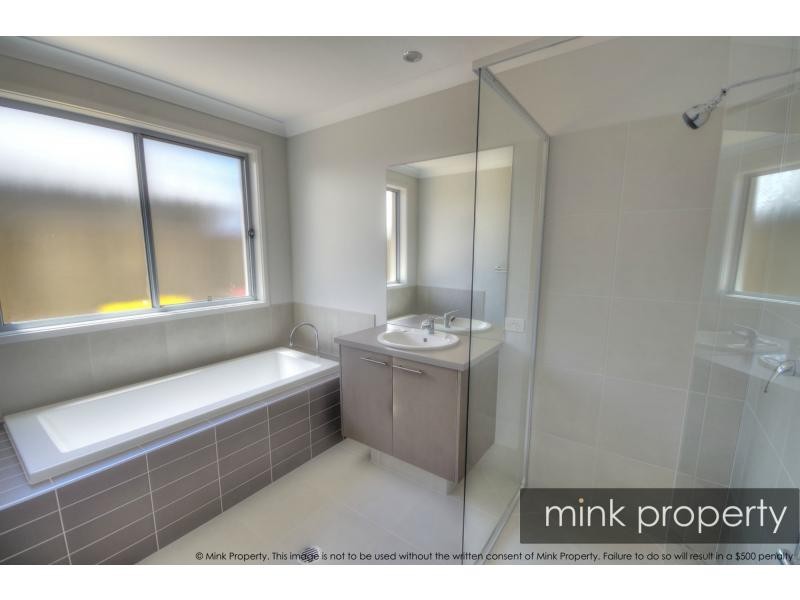 3 Bribie Place, BRIGHTWATER, Mountain Creek QLD 4557