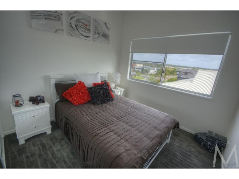 33 PONYTAIL Circuit, BRIGHTWATER, Mountain Creek QLD 4557