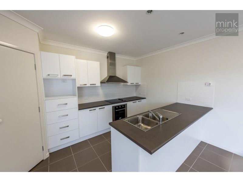 10 Daydream Street, Brightwater, Mountain Creek QLD 4557