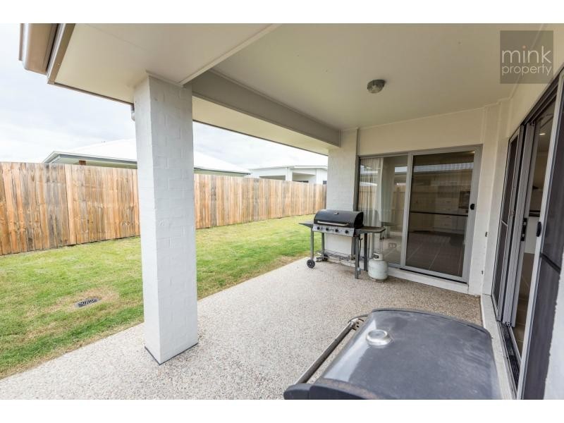 10 Daydream Street, Brightwater, Mountain Creek QLD 4557