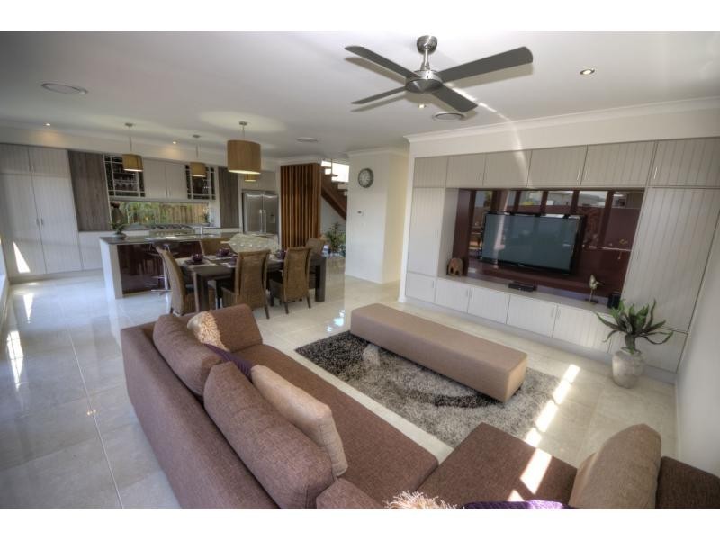 14 SWEEP COURT, BIRTINYA ISLAND, Birtinya QLD 4575