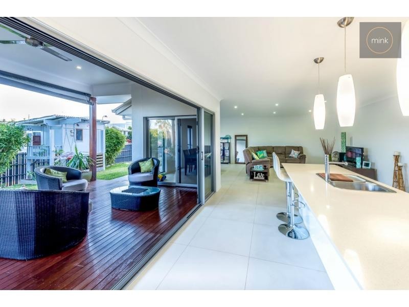 2 RIFLEBIRD Place, BRIGHTWATER, Mountain Creek QLD 4557