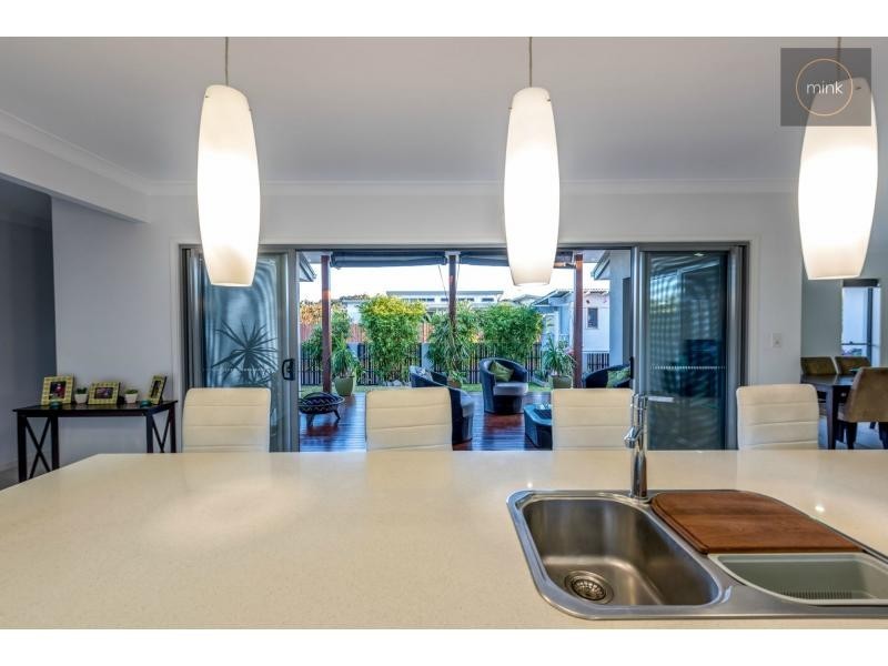 2 RIFLEBIRD Place, BRIGHTWATER, Mountain Creek QLD 4557