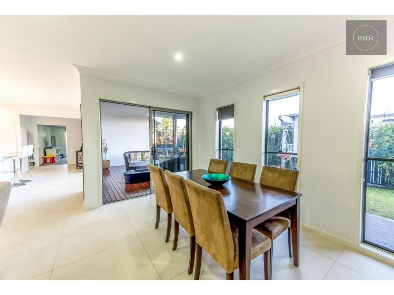 2 RIFLEBIRD Place, BRIGHTWATER, Mountain Creek QLD 4557