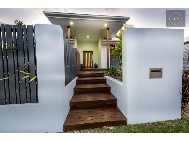 2 RIFLEBIRD Place, BRIGHTWATER, Mountain Creek QLD 4557