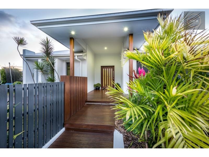 2 RIFLEBIRD Place, BRIGHTWATER, Mountain Creek QLD 4557