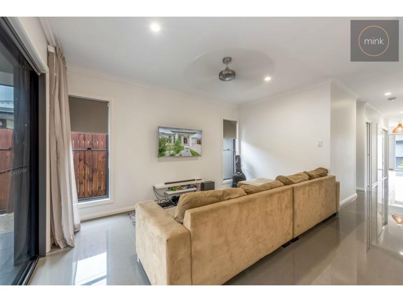 8 STRADBROKE STREET, BRIGHTWATER, Mountain Creek QLD 4557