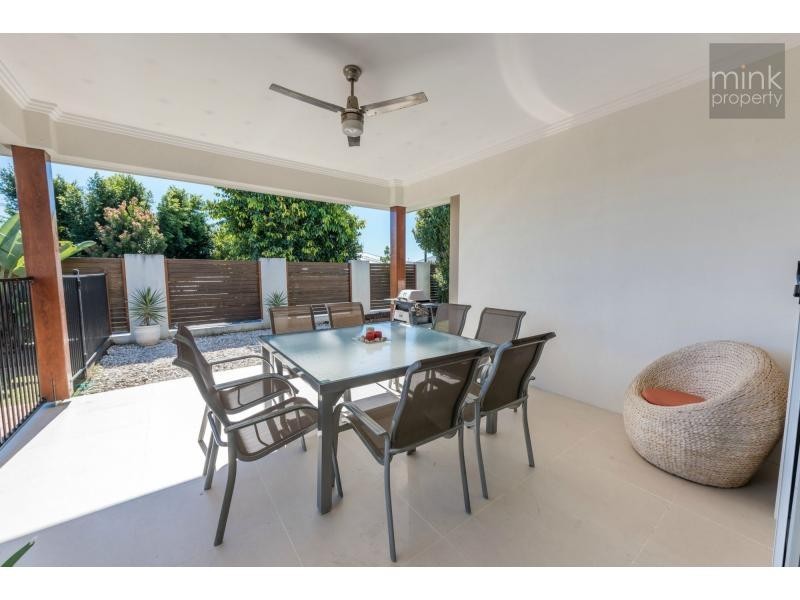 1 Robur Crescent, Brightwater, Mountain Creek QLD 4557