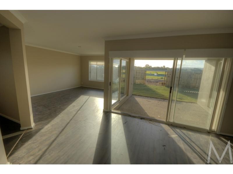 21 HILLSBOROUGH CIRCUIT, BRIGHTWATER, Mountain Creek QLD 4557