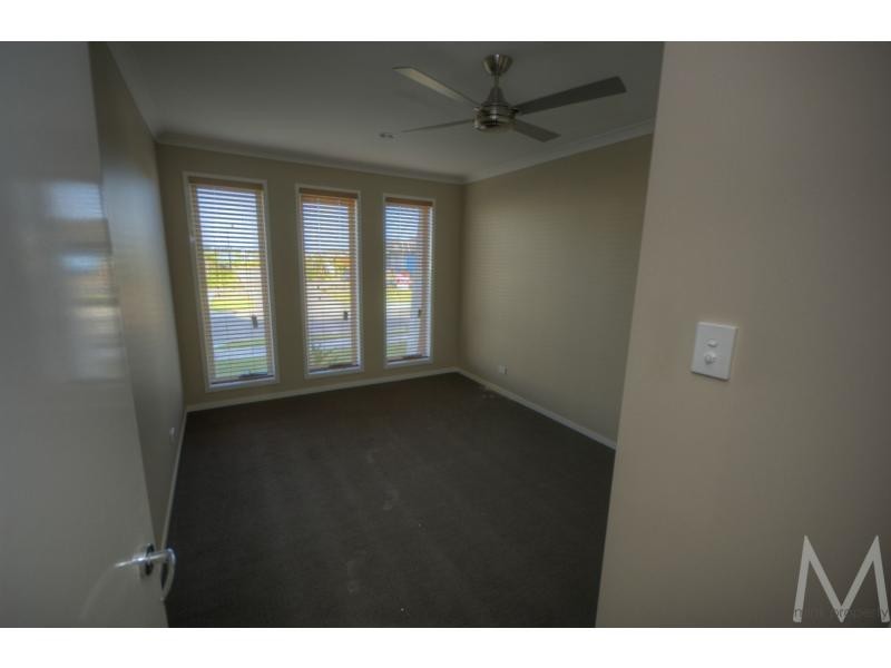 21 HILLSBOROUGH CIRCUIT, BRIGHTWATER, Mountain Creek QLD 4557